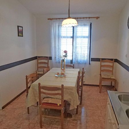 Apartment Milica Njivice Kültér fotó