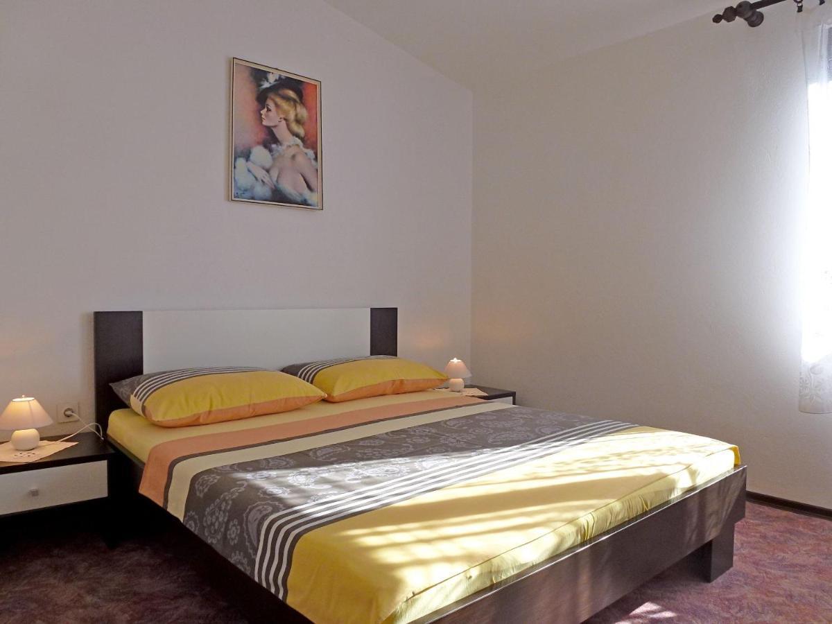 Apartment Milica Njivice Kültér fotó