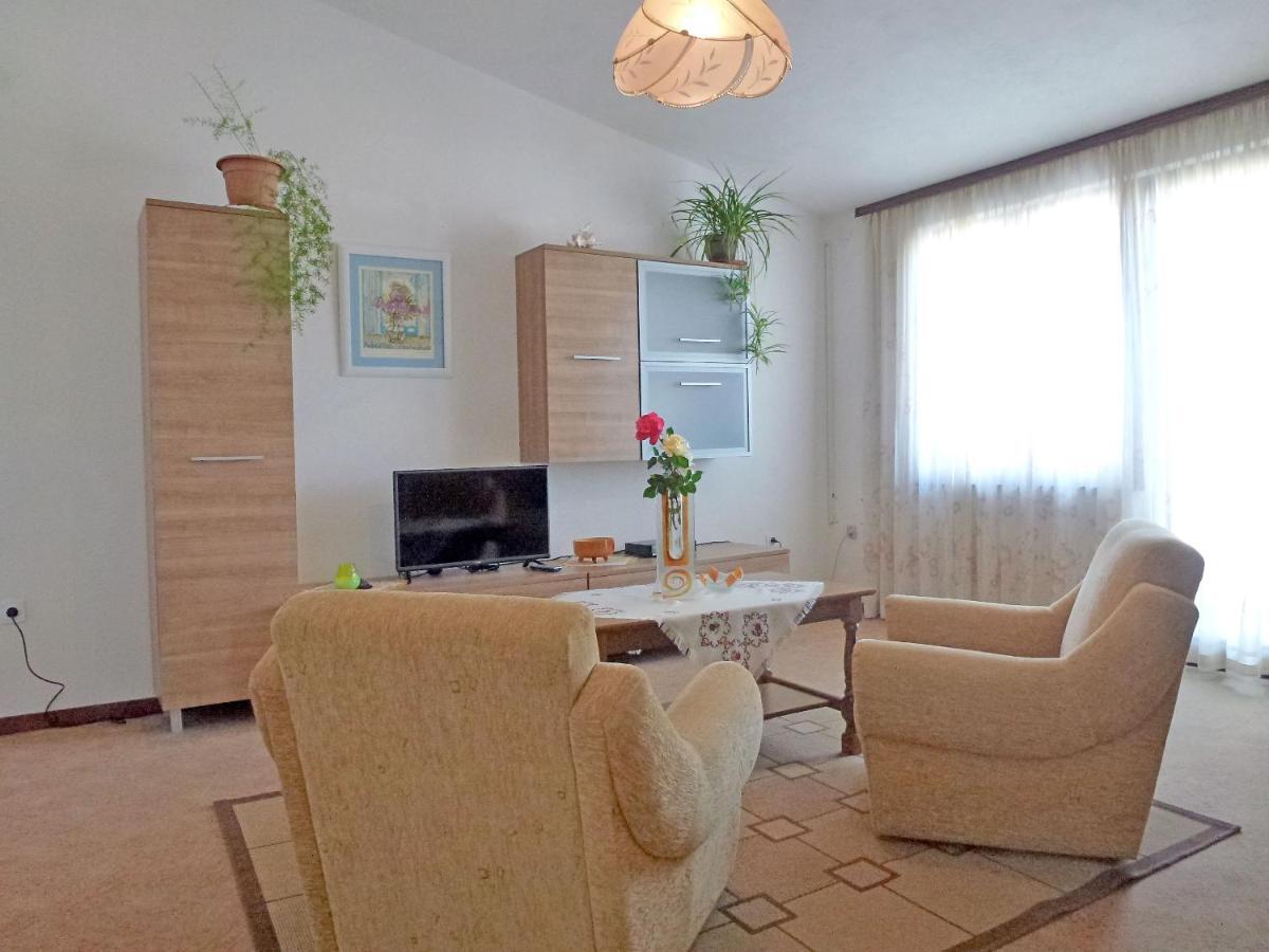 Apartment Milica Njivice Kültér fotó