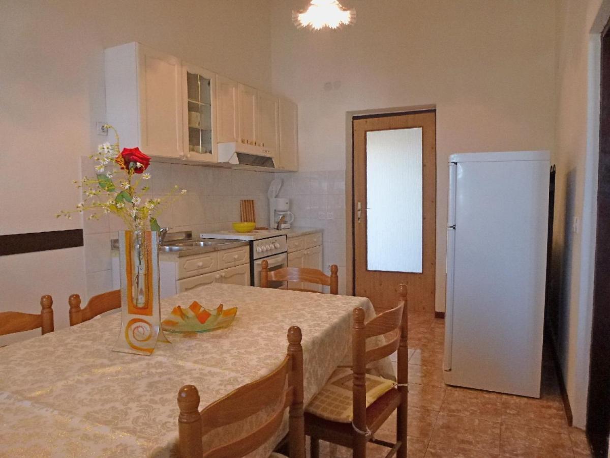 Apartment Milica Njivice Kültér fotó