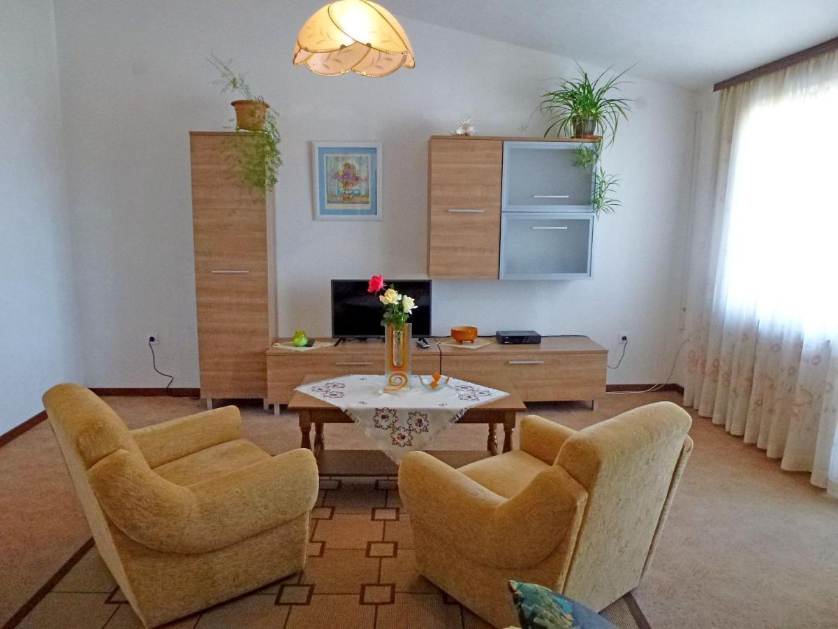 Apartment Milica Njivice Kültér fotó