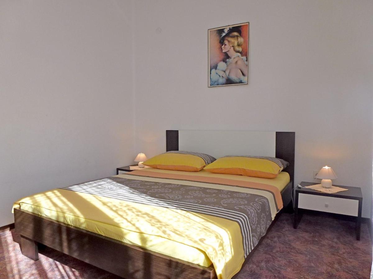 Apartment Milica Njivice Kültér fotó